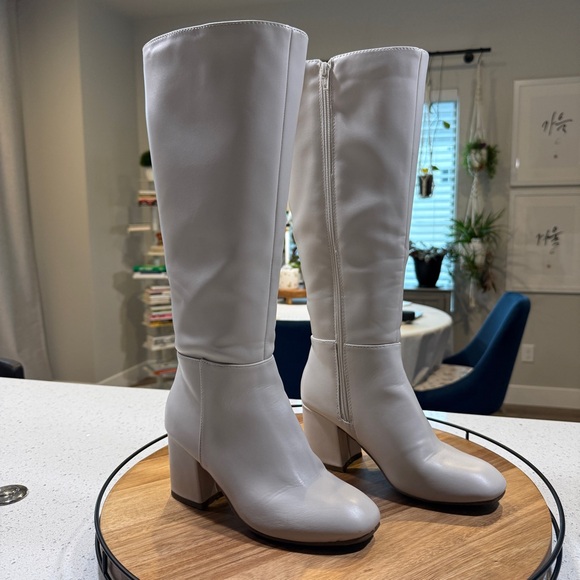 White Heeled Knee-High Boots | Size 6.5 - Picture 1 of 6